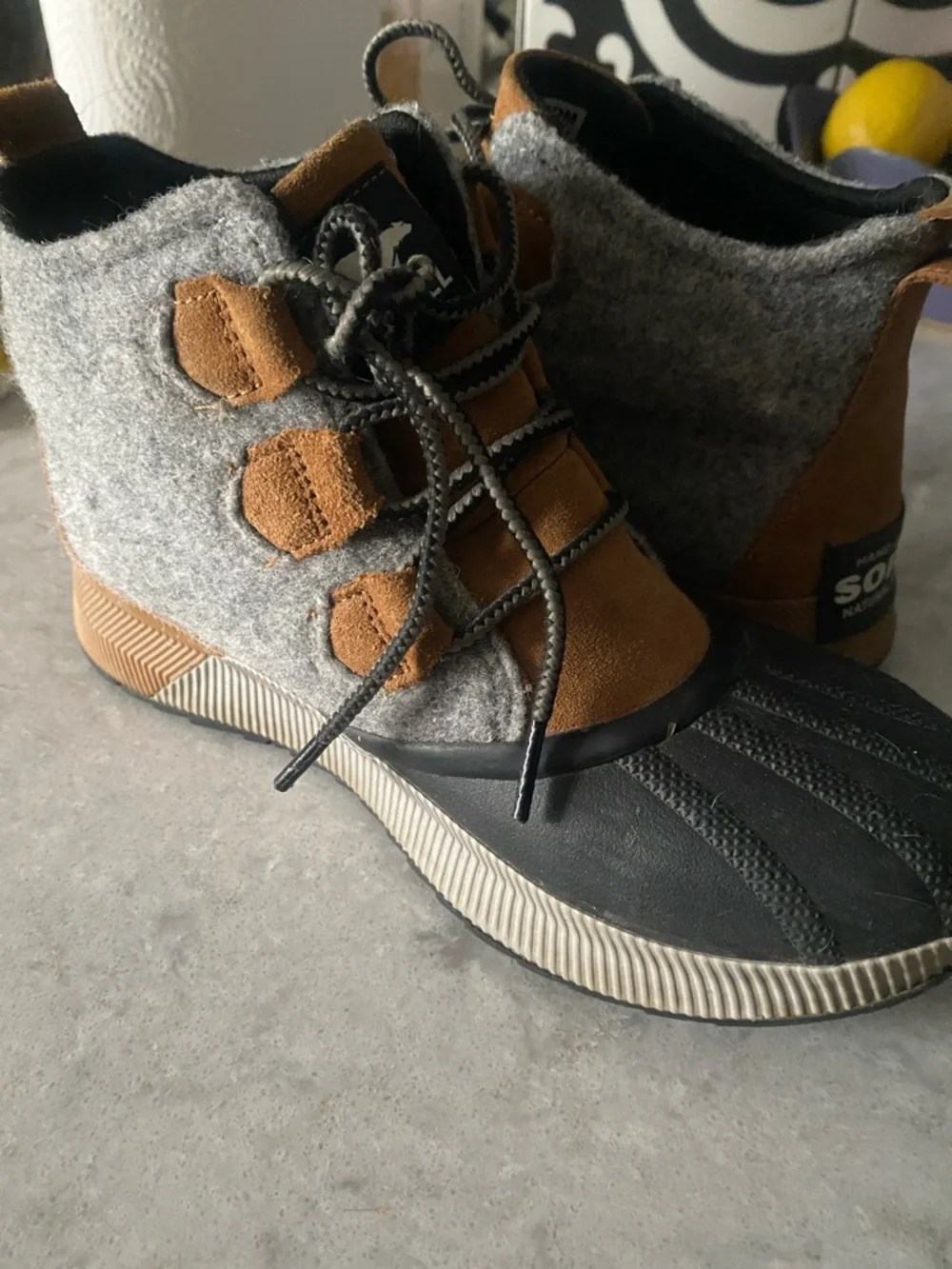 Sorel women’s Out N About classic duck boot - Picture 1 of 7